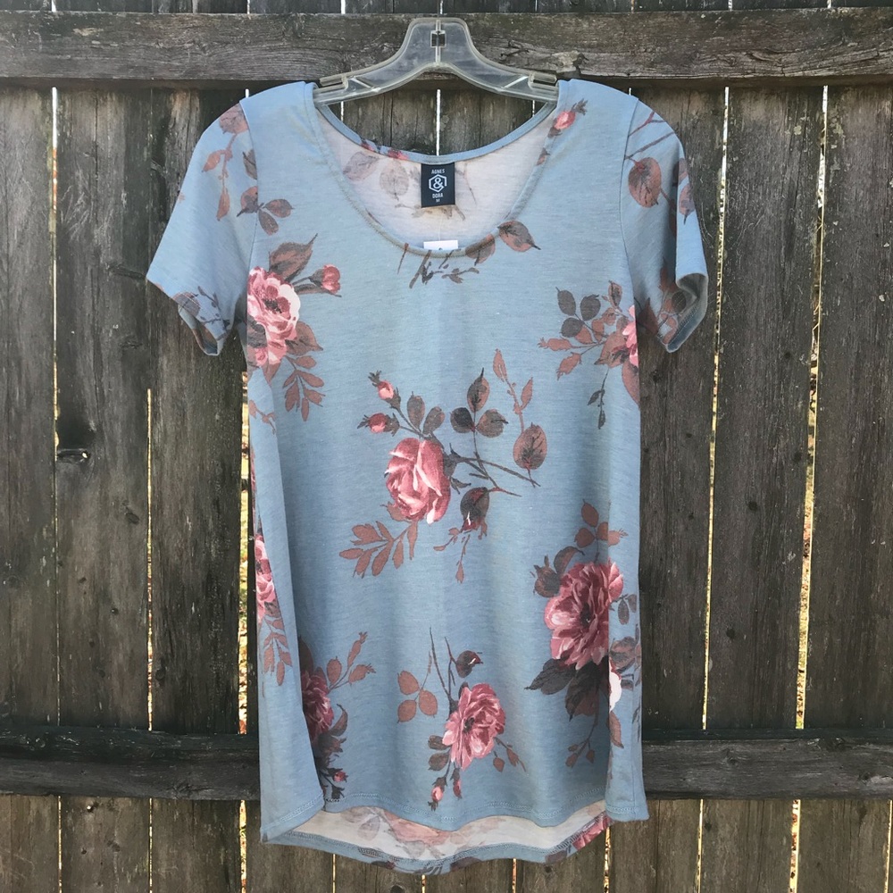 Agnes & Dora Everyday Tee.